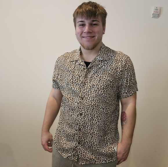 Adam Levine, animal print, short-sleeve, button up - Picture 3 of 6